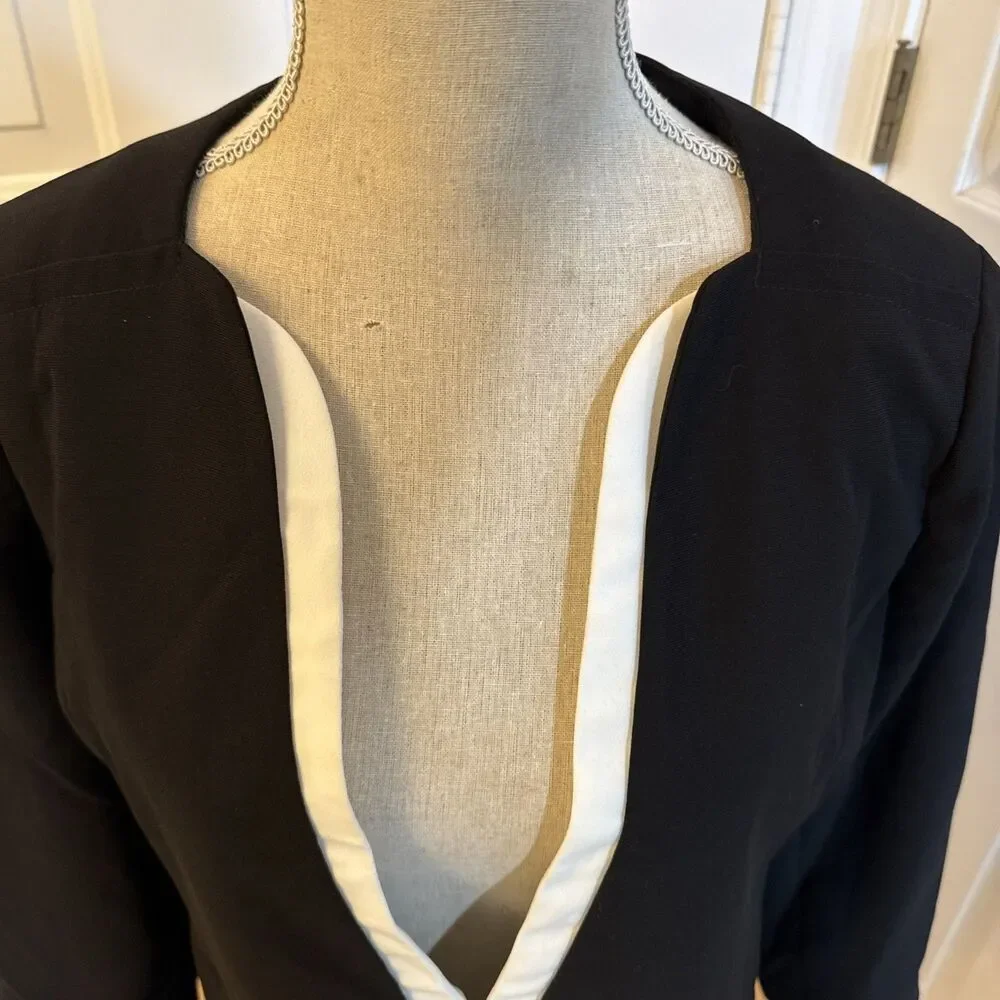TUXEDO JACKET Kenneth Cole Women’s Black And White Size Medium Classic Blazer